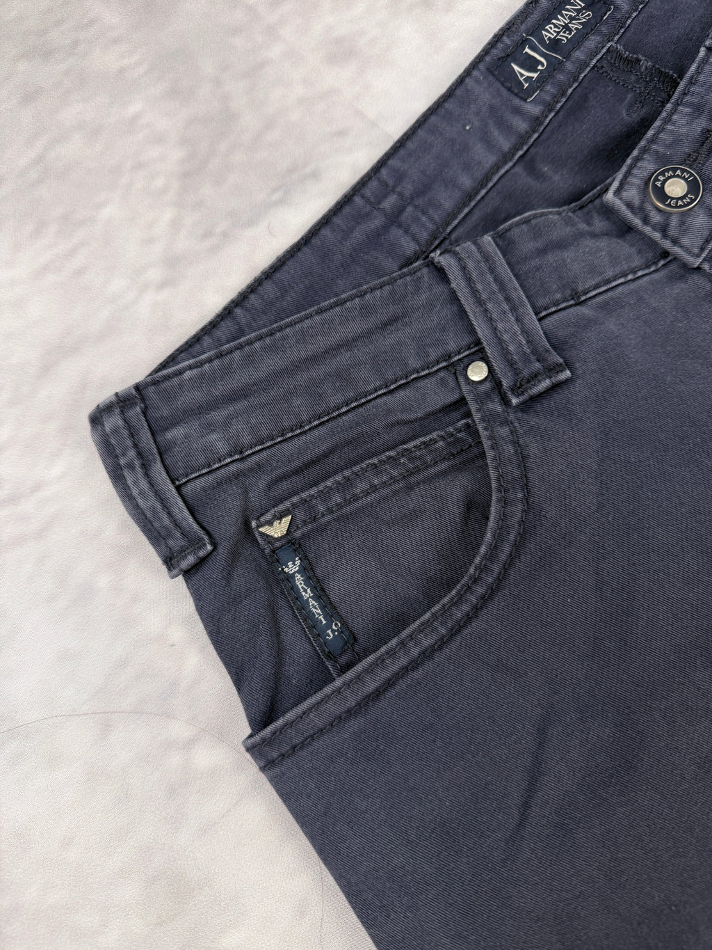 Armani Jeans W30 / L30 (S)