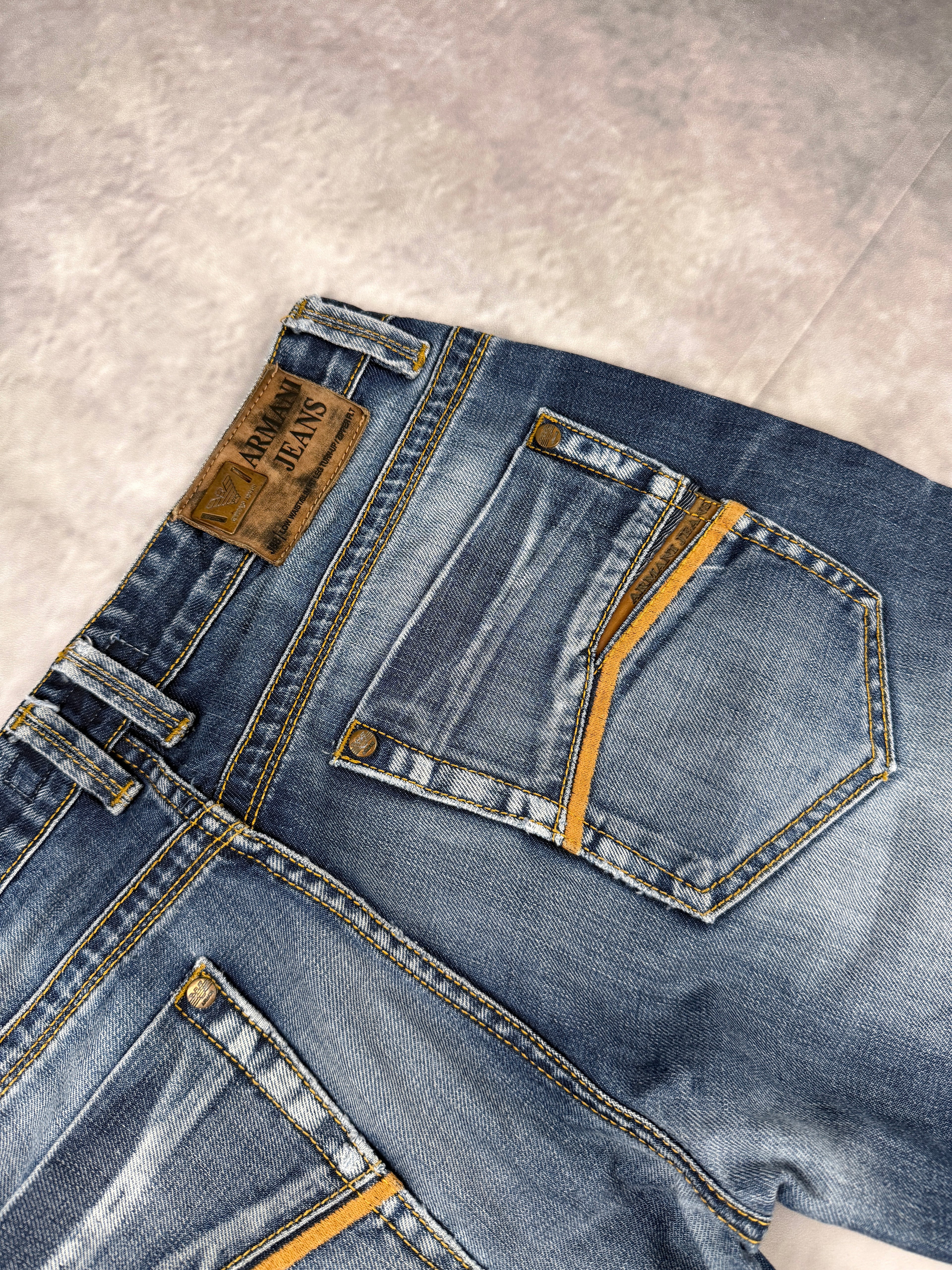 Armani Bootcut Fit Jeans W34 / L32 (M/L)