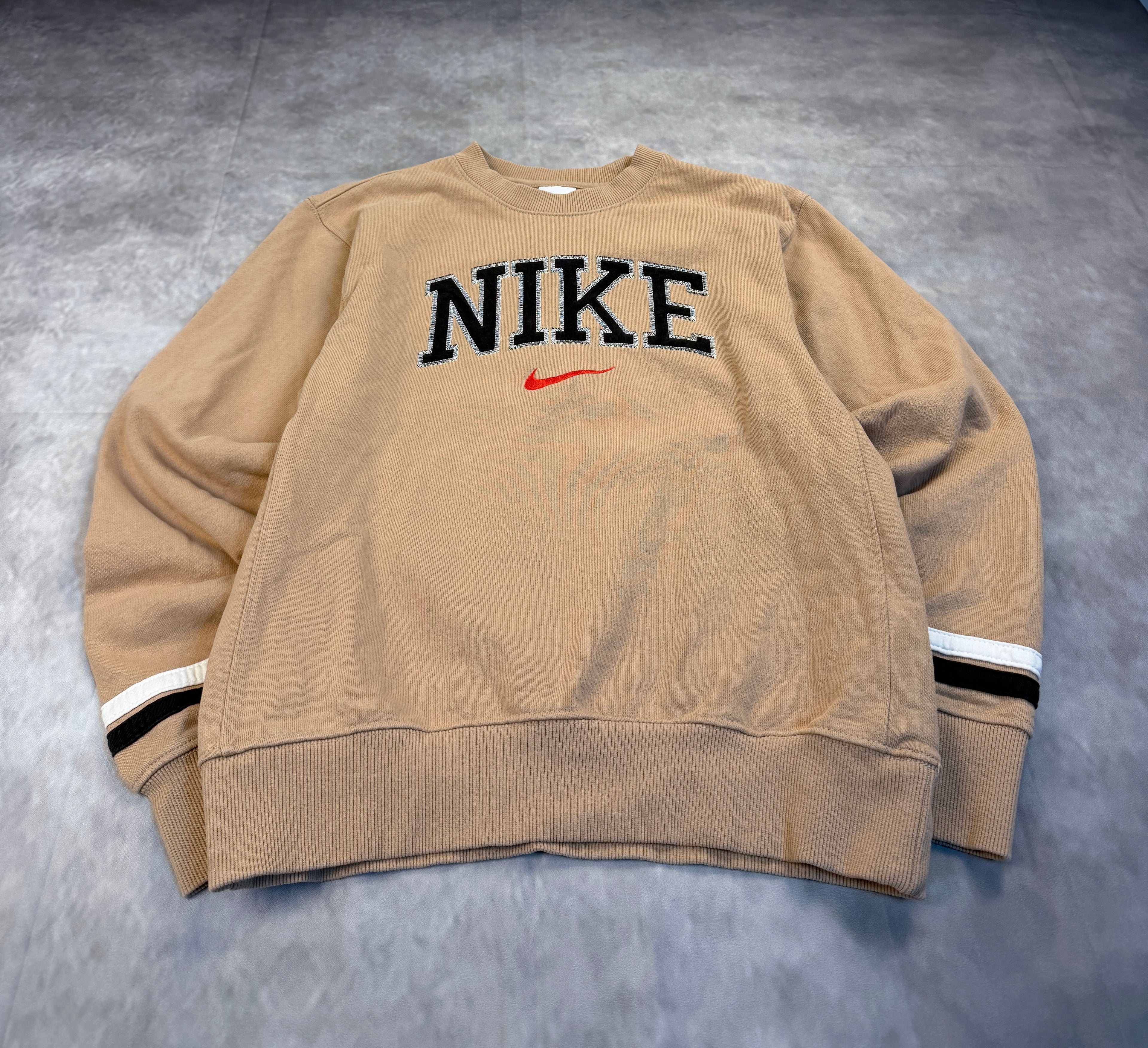 Vintage Nike Sweater (XS-S)
